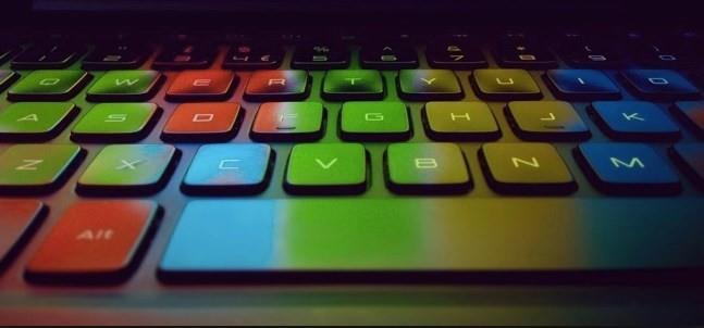 3. Bir ifre yneticisi kullann : Gl ifreleri yaratmak ve hatrlamak zordur. Bu nedenle sizin yerinizi ifre yaratacak ifre yneticisi aralarn kullanabilirsiniz.