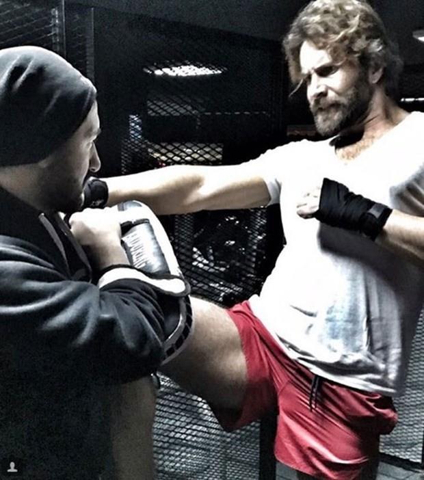 GKHAN GZKAN<p>    ktmz her yolda nce inandk !!NANDIIMIZ HER YOLDA'DA SONUNA KADAR YRDK !! Geliyorum ...