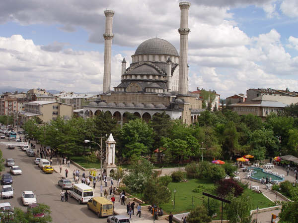 <p><b>BNGL</b></p>  Genel sralamada: 74  <p>Ekonomi: 74</p>  Eitim: 68  <p>Salk: 56</p>  Gvenlik: 59  <p>Kent hayat: 56</p>  Kltr sanat: 52