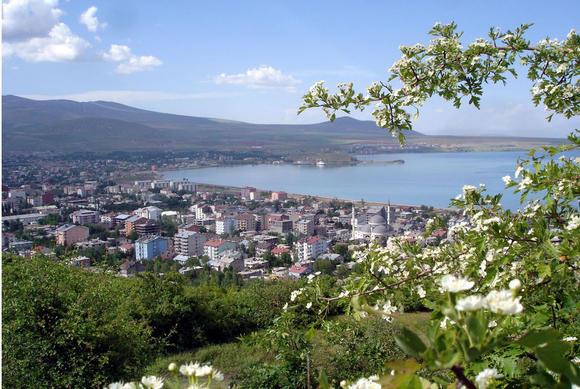 <p><b>BTLS</b></p>  Genel sralamada: 80  <p>Ekonomi: 75</p>  Eitim: 70  <p>Salk: 66</p>  Gvenlik: 77  <p>Kent hayat: 52</p>  Kltr sanat: 39