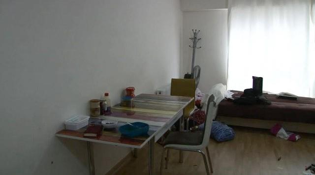 &#8216;GRLT 20 DAKKA SRD&#8217;<p>    Grg tanklarndan lker Atak, binada sesleri duyunca kavga olduunu dndn, grlt ve bartlarn 20 dakika srdn syledi. Atak, &#8220;Grltye uyandmda 23.30 sralaryd. Kavga olduunu dndm. 155&#8217;i arayp ihbarda bulundum.