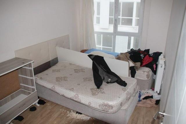 Parmak izleri de tespit edilenlerle uyutu. Masharipov&#8217;un, evde polisleri grd an Trke &#8220;ldrmeyin beni&#8221; dedii renildi. Terristin olunu baka bir DEA hcre evine gnderdii belirlendi. Masharipov&#8217;un kars ve kz geen hafta Pendik&#8217;te gzaltna alnmt.