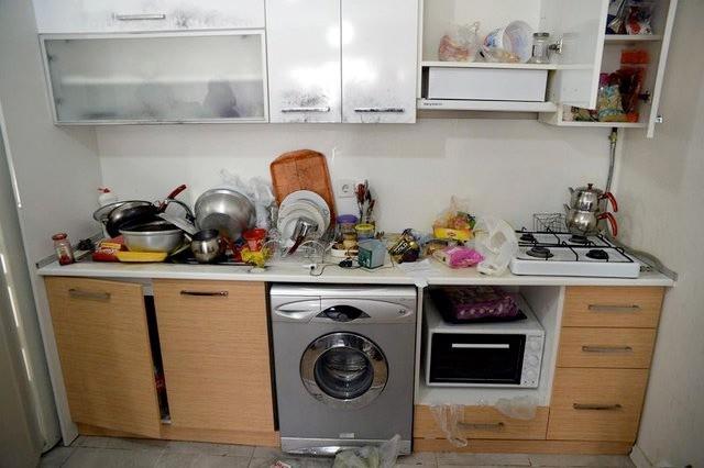 DEA&#8217;n zbek yaplanmasna ynelik stanbul&#8217;un 5 ilesinde dzenlenen operasyonlarda da ok sayda kiinin gzaltna alnd, operasyonlarn srd renildi