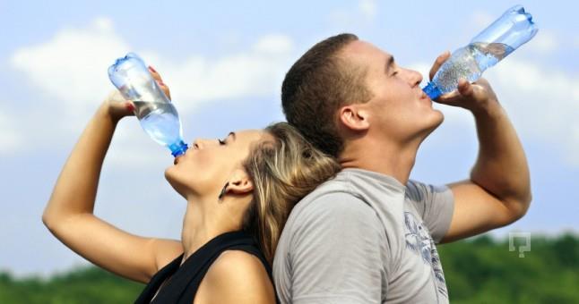 7. Sv almn nemseyin<p>    Sv almn yaz aylarnda olduu kadar k aylarnda da nemsemelisiniz. Su tketimini gnde en az 6-8 bardak olacak ekilde ayarlamal, siyah ay ve kahve yerine bitki aylarna da ans vermelisiniz.