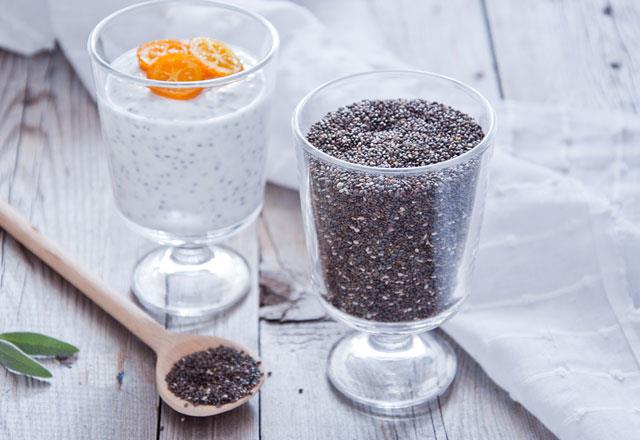 Sindirimi kolaylatrr  <p>   Sindirim probleminiz varsa chia tohumu size yardmc olabilir. <p>     Chia tohumunun suda kolay znebilmesi, sindirim kanalnda olduka etkili olmasn salar. Bu yzden salk iin ok nemlidir.