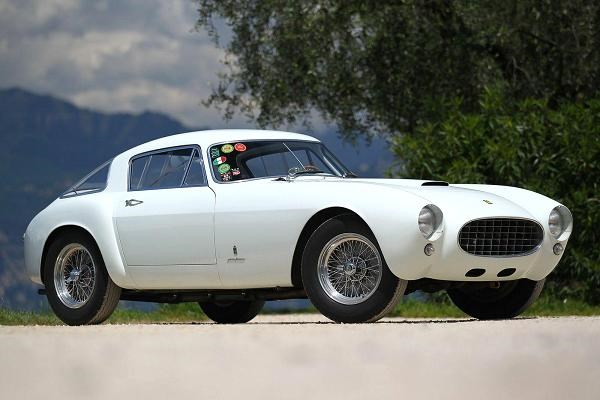 1955 Ferrari 250 GT Berlinetta Competizione  Araca biilen fiyat 6,5 milyon dolarla 7,5 milyon dolar aras