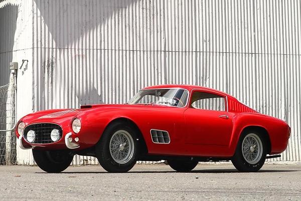 1957 Ferrari 250 GT 14-Louver Berlinetta  Ak artrmaya karlan araca 9 milyon dolar ile 11 milyon dolar arasnda fiyat biildi.