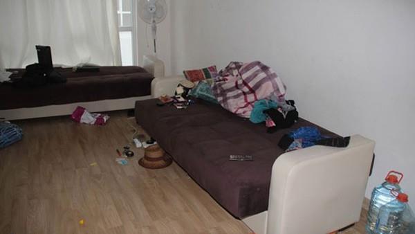 197 BN LRAYI DEA VERM  <p>-Terristin kald evde 197 bin dolar bulunmutu. Parann, saldr sonras terristin kamas iin DEA tarafndan verildii belirlendi. Terristin kama hazrl iinde olduu, Rakka'ya gitmeye alt tespit edildi.