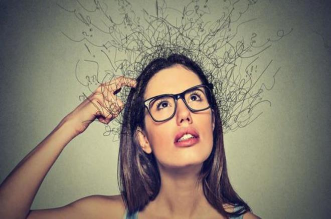 Hafza uzmanlar, tantnz kiiler isimlerini sylerken dikkat etmenin nemli olduunu vurguluyor. Genelde insanlar bu srada kendi dncelerine ylesine dalm oluyor ki isim sylendii anda dinlemiyor bile.  Fakat bu yntem izlenip ismin artrd veya kiinin grnmyle ilgili bir nesneyle balants kurularak isimleri hatrlamak ve ilk tanma anndan hemen sonra bu bilgi gzden geirilerek kalclamasn salamak mmkn.