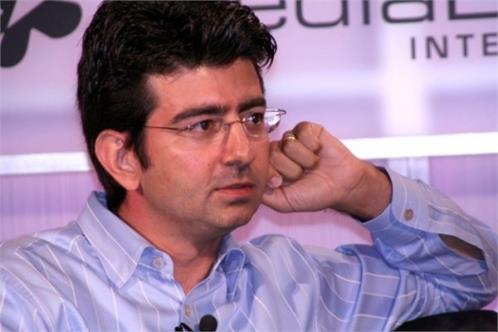 Pierre Omidyar... E-ticaret sitesi Ebay&#8217;in kurucusu Pierre Omidyar, 31 yanda milyarder olmasnn ardndan btn kazancn hayr kurumlarna balamaya balad. u anda  ocuk sahibi olan yatrmcnn ailesine ne kadar para ayrd tam olarak bilinmese de 2010 ylndan bu yana Bill Gates&#8217;in hayrseverlik vakfnn eiyle birlikte en byk destekisi.