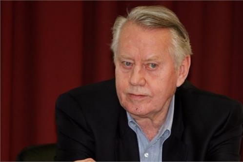 Chucky Feeney... Havaalanlarndaki Duty Free maazalarnn kurucusu olan Feeney de hayrsever iadamlar arasnda yer alyor.