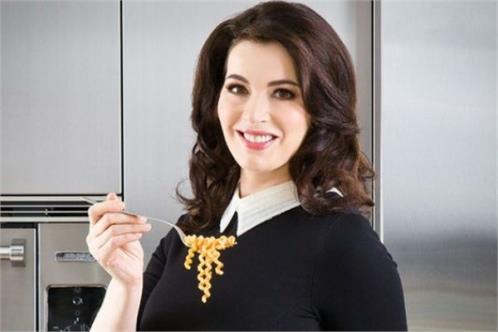 Nigella Lawson... ngiltere&#8217;nin en nemli ekran yzlerinden, alk kitaplaryla da en ok satan yazarlardan Lawson da mal varln ocuklar ve ailesi yerine yardmseverlik vakflarna brakacan aklad.