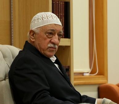 GLENE BALI 'HUSUSLER'<p>    Trkiye emniyet imamnn formalite gerei Trkiye abisine bal olduunu ancak arka planda direkt rgt lideri Fethullah Glen'e bal olduunu, rgt iindeki 'hususi'lerin kendi aralarnda 4 gruba ayrldn syleyen gizli tank yle devam etti: