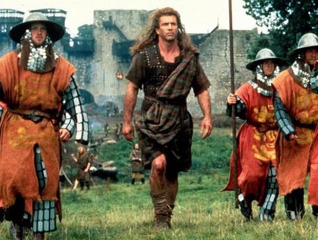 Cesur Yrek (Braveheart)  <p>William Wallace kilt giyiyor. William Wallace 1300 yl civarnda yayordu. Kiltler, skoya'da 16. yzyla kadar giyilmedi.