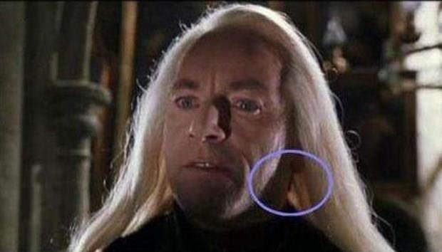 Lucius Malfoy'un peruunun altndan aktrn sa gzkyor.