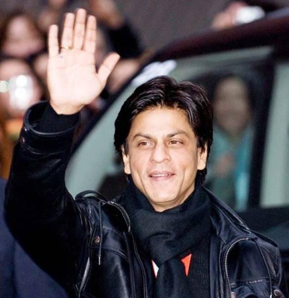 Khan--  Mool kkenli bir soyad ve unvan olan HAN, Orta Asya ve Gney Asya'daki birok lkede, zellikle de Mslmanlar arasnda yaygn bir soy isim. Pakistan, Afganistan, Umman, Trkiye ve dier baz lkelerde en yaygn isimlerden biridir.