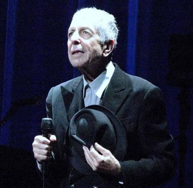 Cohen--  Balangta bir papaz iin branice bir szck olan Cohen imdi ok yaygn bir Yahudi soyaddr. srail'in en popler soyad ve ounlukla byk Musevi cemaatleri olan lkelerde grlyor. Coen, Cohn, Kahn, Kohn gibi isimlerin bir ok deiik versiyonu vardr.