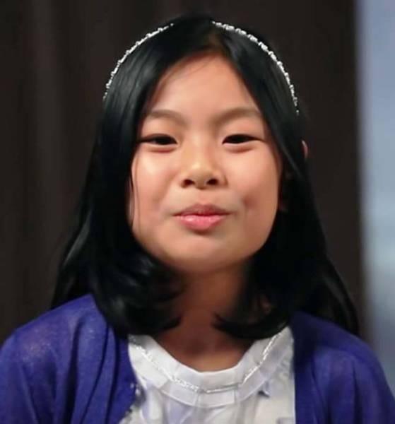 Kim--  Bazen de Gim olarak romanize edilen Kim, Kore Yarmadasnda (Kuzey ve Gney Kore'de) en yaygn soy isimdir ve nfusun yaklak% 22'sini oluturmaktadr. Kelimenin anlam "metal, demir, altn" dr.