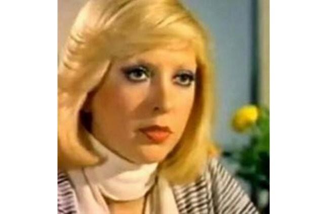 Nur, gnmzde Antalya'nn bir yerel gazetesinde ke yazarl yapyor.