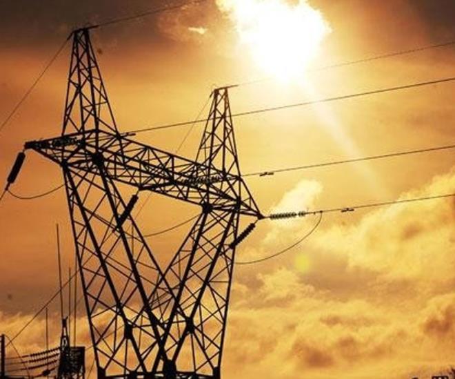 Serbest tketicilerin kendi firmalarna abone olmalar konusunda zel datm irketlerinin eitli kampanya ve reklam almalar yaptna deinen Aaolu, "Seimini bilinli ve akllca gerekletirebilen tketicilerin elektrik faturalarnda yzde 8'e varan indirim gereklemesi mmkndr. Bu da ylda bir aylk faturann neredeyse bedavaya gelmesi demektir." ifadelerini kulland.