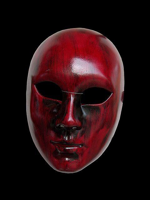 Krmz bir maske ile ilenen hafif bir su "ar su" saylyor.