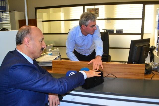 l Mdr Kaya tarafndan yaplan yazl aklama, "Trkiye Cumhuriyeti Kimlik Kart yaygnlatrmasna lke genelinde 2 Ocak 2017 tarihinden itibaren balanmtr.