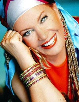 EMEL SAYIN  Wolksvagen turbo jeep, Demirciky`de bir villa, Data`da bir yazlk, Nianta`nda bir dkkan, bankada bir miktar para, altn tak seti. ..