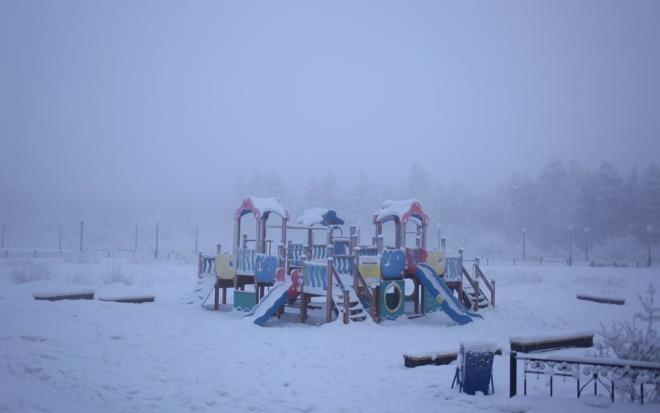 7- Donmu arazide bulunan "Cafe Cuba" adl otelde ren geyii orbas ve scak ayla hayatta kaldn sylyor.