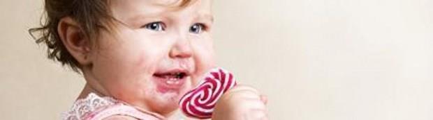 BEBENZ NEDEN EKERDEN UZAK TUTMALISINIZ?  <p>  0-3 ya arasnn hem ocuun beslenme tarznn hem de vcut yapsnn oluaca en nemli dnem olduunu kaydeden engel, bu yalarda kazanlan alkanlklarn bebein ileride karlaaca hastalklar hakknda bilgi verdiini syledi ve yle devam etti: