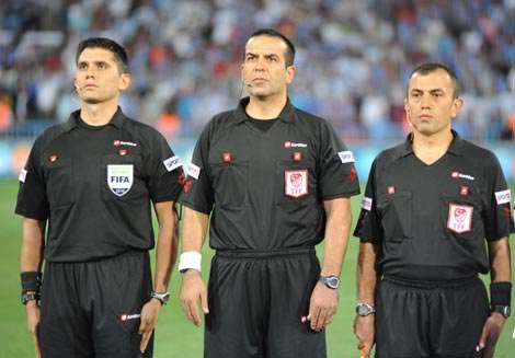 BNYAMN GEZER (ESK HAKEM-YORUMCU)<p>    Rdvan Dilmen'in balatt "Gl bir Trkiye iin evet" kampanyasn ben de destekliyorum