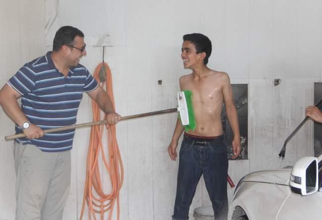 Gece gizlice ay nda, glgede ykananlar ay gibi parlak olur.