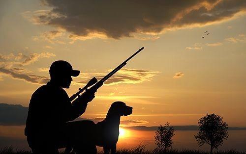 Ava gidecek kiinin nnden kadn geerse avlanamaz. Ava giden kiinin arkasndan kars sprge atar.