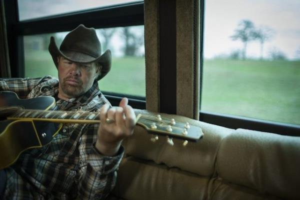 Toby Keith  65 MLYON DOLAR