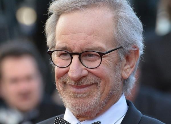 Steven Spielberg  100 MLYON DOLAR
