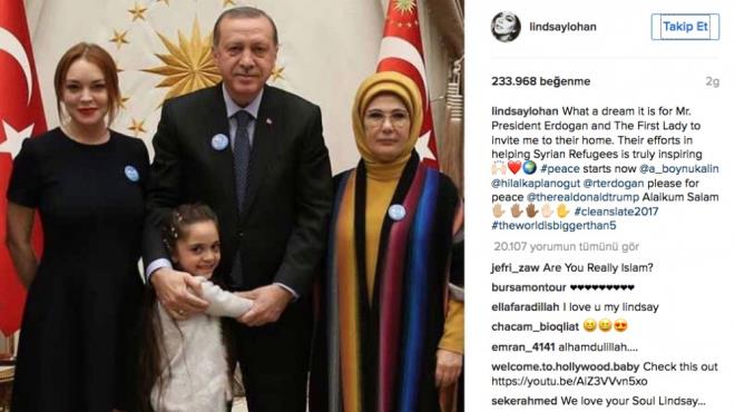 LINSAY LOHAN'IN ERDOAN PAYLAIMI<p>  Lindsay Lohan paylat ilk fotoraf Cumhurbakanl Klliyesi ziyareti srasnda ekilen grntler oldu. Lohan yaynada unlar yazd; 'Sayn Cumhurbakan Erdoan ve First Lady'nin beni evlerine davet etmesi rya gibi. Suriyeli mltecilere yardm etmek iin gsterdikleri abalar gerekten ilham verici. Bar imdi balyor' notunu den Lohan, ABD Bakan Donald Trump' da etiketledii mesajnda, 'Bar iin ltfen... Aleykm Selam' ifadesini kulland.