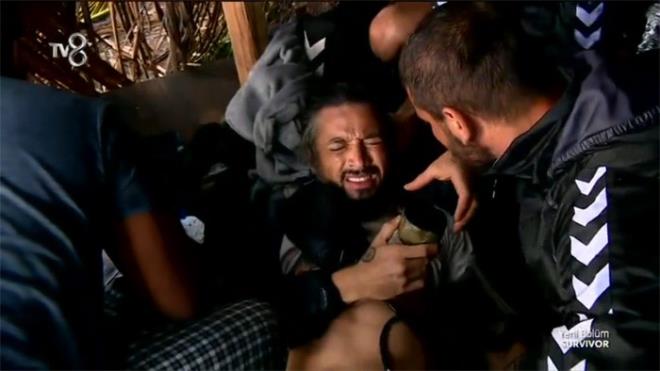 lhan Mansz doktor muayenesinin ardndan apar topar hastaneye gtrld. Bunun iin de adaya tekne arld.