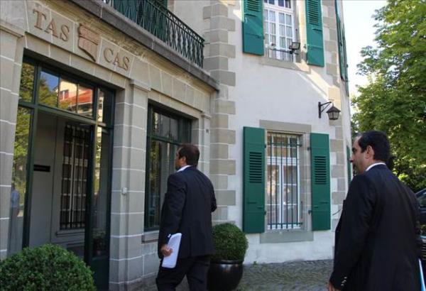 sen ki koskoca CAS-UEFA itiraf edilip kantlar belli olan Steau'ya ceza verme gel bize ver