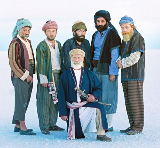 Daha nce Beyaz Melek, Gnei Grdm, New York'ta Be Minare ve Mucize gibi giede rekora koan filmleri ile adndan sz ettiren Mahsun Krmzgl'n son filmi 'Vezir Parma', ilk hafta sonunda sadece 242 bin kii tarafndan izlendi.