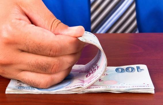 Emeklilik hakk nasl kazanlr?<br>    Otomatik katlm sisteminde en az 10 yl bulunan ve 56 yan tamamlayan alanlar emeklilik hakk kazanr.