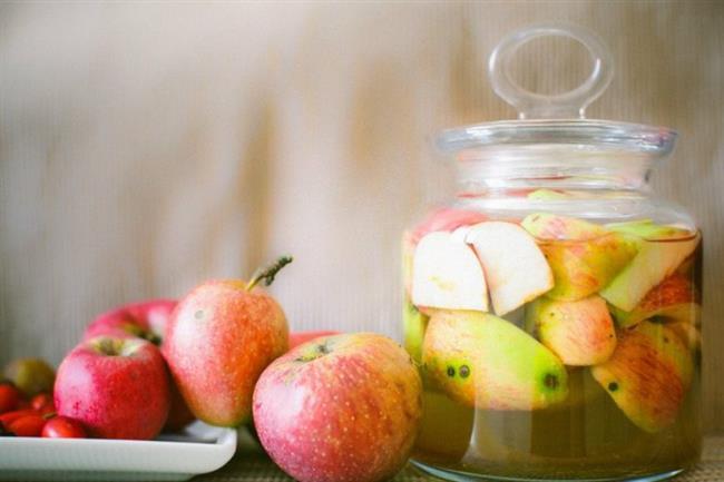 Gda Temizlii: Taze meyve ve sebzeleri kimyasal ilalardan, toz, bcek ve kirden arndrmak iin beyaz sirke en ideal seenektir. Sebzeleri ve meyveleri elde ykadktan sonra sirkeli suda yaklak 15 &#8211; 20 dakika bekletiniz.