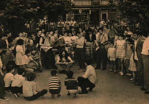 BELKA KRALYET AKADEMSN BRNCLKLE BTRD<p>    Mano, 1969'da Belika Kraliyet Akademisini birincilikle bitirdi ve stanbul'a dnd.<p>    Bar Mano'nun gitar ve kemene sanats Cneyd Orhon'un kemenesiyle kaydedilen, "Dalar Dalar", 1970'te yaymland. Plak 700 binden fazla satarak, Mano'ya Platin Plak dl getirdi.