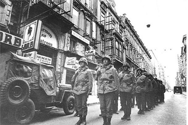 12 Eyl�l 1980 darbesi:12 Eyl�l 1980 darbesinden sonra T�rkiye'yi �� y�l y�neten askeri y�netim boyunca IMF ile yeni anla�ma yap�lmad�.