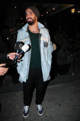 Arda Turan bu duruma glp geti. Gece yars ayrlrken de valelere 300 euro yani yaklak 1300 TL bahi verdi.