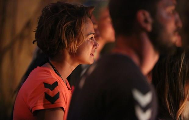 Adaya da yararm olduunu dnyordum. Benim iin ykc. Sylediim gibi ben burada tepkimi belli etmeyeceim. Gl durmaya alyorum. Ben bu znty stmden birka ay atamam. nk ok ait hissediyordum Survivor'a kendimi.