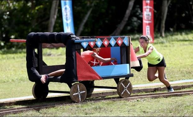Ancak Seda'nn konseyde ad en ok yazlan yarmac olmasnn asl nedeni ise arkadalar tarafndan tavr olarak gsterildi. nller takmndan oyuncular Seda'nn srekli denize girdiini ve tatil havasnda olduunu iddia etti. te bu tartmalarla konseye giren Seda elemeye kalmas sonras duygularn yle ifade etti: