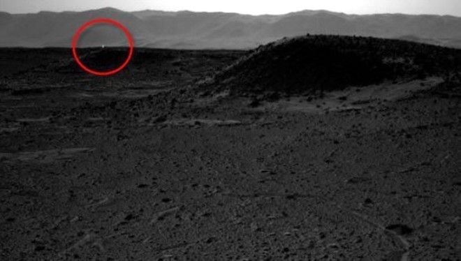 Curiosity'nin ektii fotoraflar gerek. Ancak NASA'dan Justin Maki, konuyla ilgili yapt aklamada Curiosity'nin kamerasnda sensrlerin ar snmas sonucu l piksel sorunun meydana geldiini, bu noktalarn da bu sorundan kaynaklandn syledi.