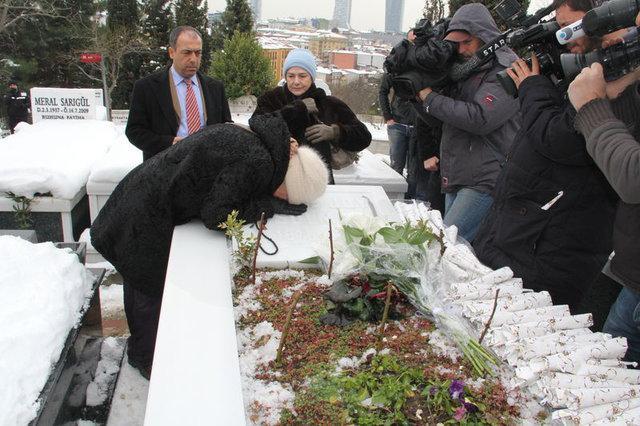 Anne Foster, Adli Tp Kurumu raporlarnn elimesiyle ilgili ise, "Hepsi FET'cym. ddialar doru mu, bilmiyorum ki. Keke kalksa da, anlatsa. Bilemem" ifadelerini kulland.