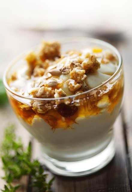 Badem ve yourt hcreleri salkla besler   <p>  Badem kansere kar nleyici olan yal tohumlarn banda gelir. zellikle antioksidan etkisi ile birlikte hcrelerin saln koruyan ve kanserojen maddelerin vcuttan uzaklamasn salayan badem ve yourt birlikte tketildiinde bu etkisini katlamaktadr.