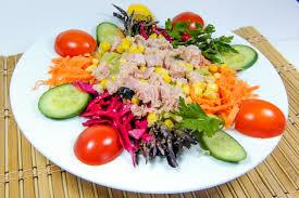 Anemi riskini ortadan kaldrr ve demir emilimi iin birebirdir. Salata malzemesi olarak kullanlan sebzelerde var olan molibden, demir, kalsiyum ve A, C, E vitaminleri kansere kar nleyici etki gstermektedir.