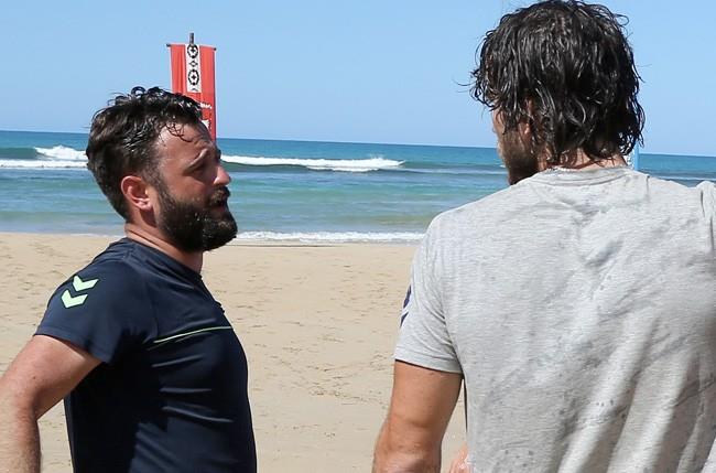 Erdi nver de gnlller takmndan eleme aday olan isim. Peki kimdir Erdi nver aslen nereli? Gzalt yarmasndan birinci kanca Survivor'a Berna Keklikler ile birlikte katlma hakk kazanan Erdi nver stanbul Bayrampaa semtinde oturuyor. Krklareli'li olan Erdi nver aslen Bonaktr. Sabit Bykbayrak Lisesi'nden mezun olan Erdi nver amatr olarak futbol oynuyor.<p>  Erdi nver Gmrk komisyonculuu yaparak geimini salyor. Asl hayali ise futbol menajeri olmak. 28 yanda olan Erdi u ana kadar Survivor'da oyunlardaki baarszl ile gndem oldu. enesi bolca alan Erdi nver, i sahaya gelince fena halde uvallyor.